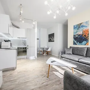 Miku Apartment-modernly Designed Downtown , Tirana Albania
